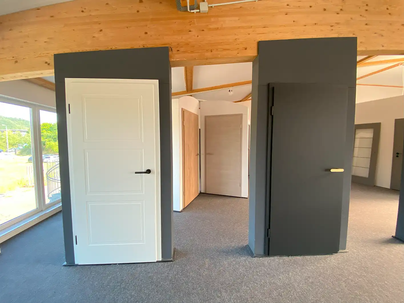 Innentüren in der Ausstellung vom Holzfachhandel Nagel in Idar Oberstein
